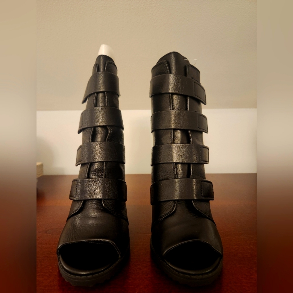 Brand New Black DKNY heels